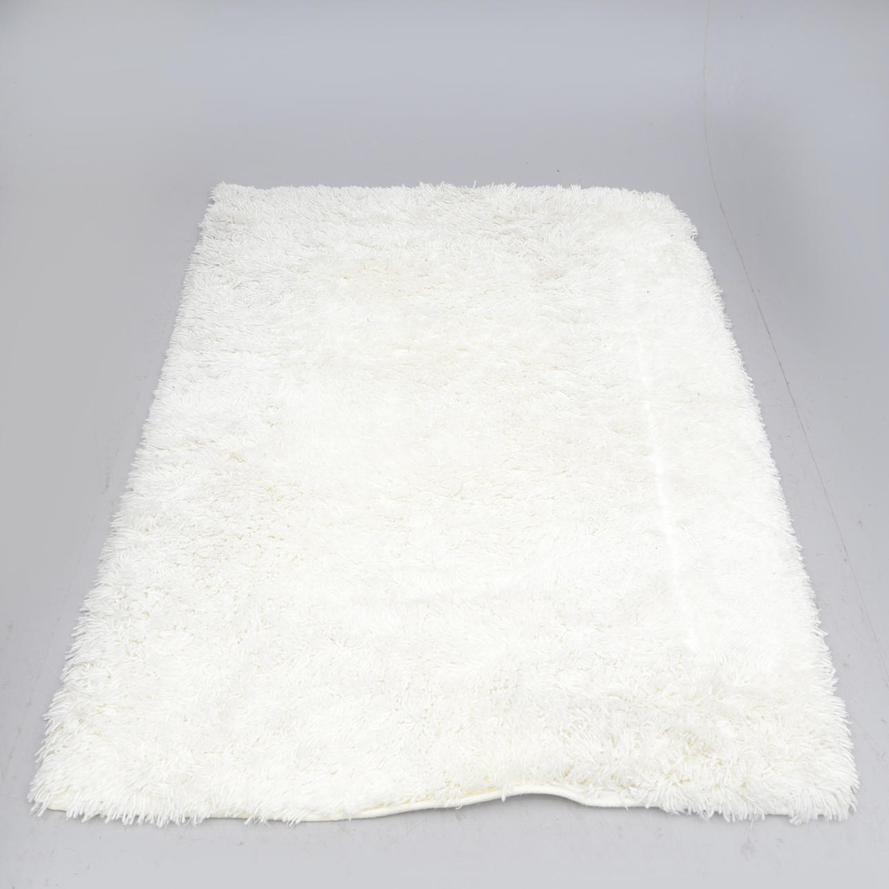 MATTA, vit, 1900-tal 130x180.