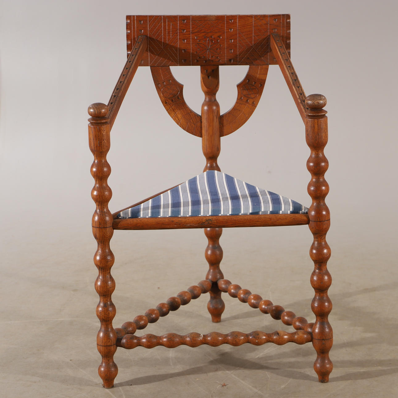 MÖNCHSTUHL, Eiche, erste Hälfte des 20. Jahrhunderts.