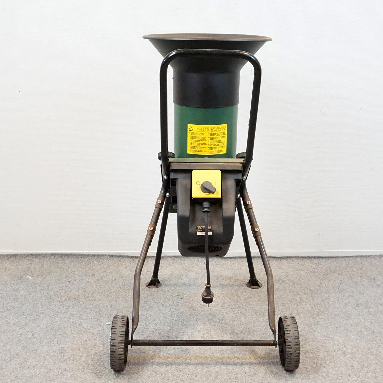 KOMPOSTITILMA, Black & Decker, "GA2100E".