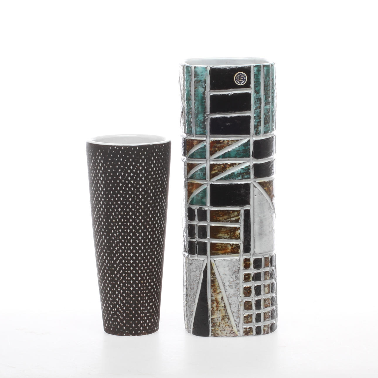 VASER, 2 st, keramik, varav en Ingrid Atterberg för Upsala-Ekeby.