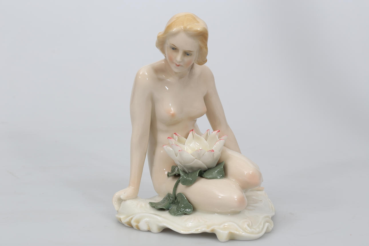 FIGURIN, porslin, Kvinna med näckros, ENS, Tyskland.