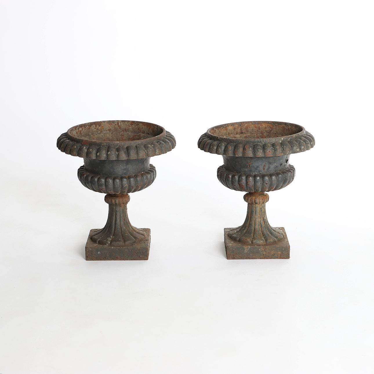 GARDEN BURNS, cast iron, 1 pair, 1900s.