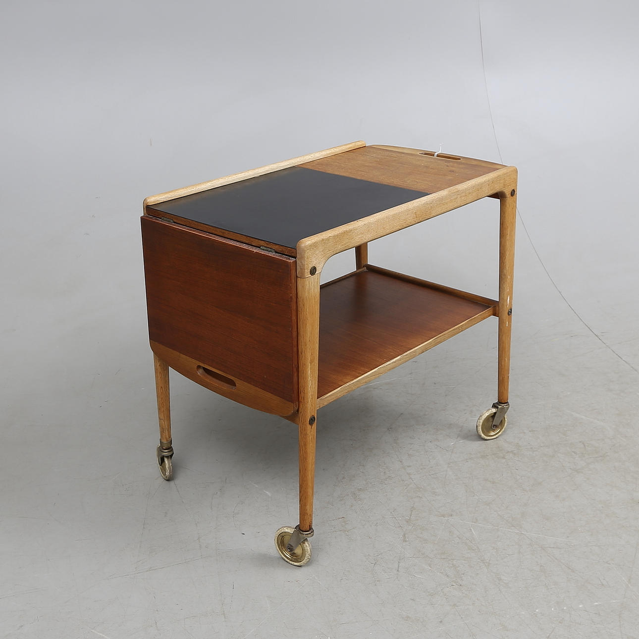 SERVERINGSVAGN, "Thea", Yngve Ekström för Källemo, 1900-talets mitt.