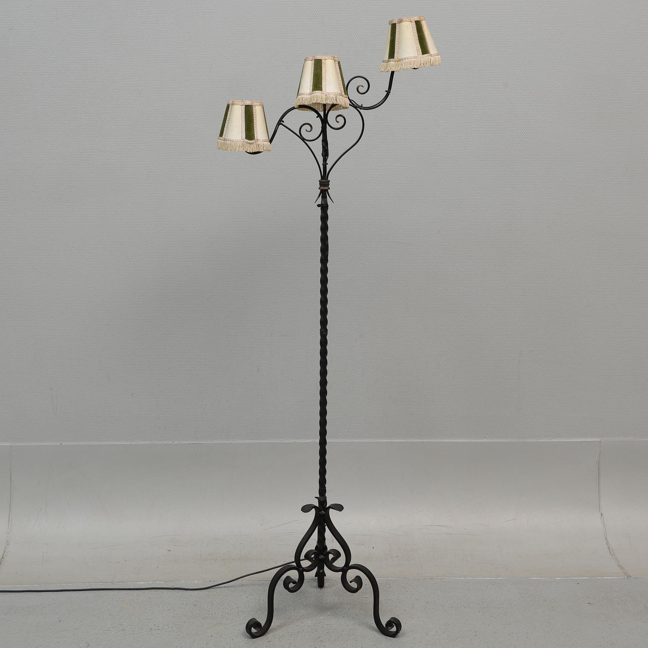 FLOOR LAMP, forged, twisted design, 3 light points, 20th century.
