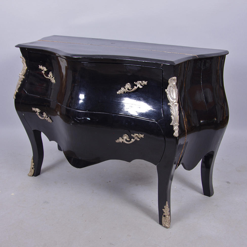 BYRÅ, 2-lådig, rokokostil med bronser, sent 1900-tal.