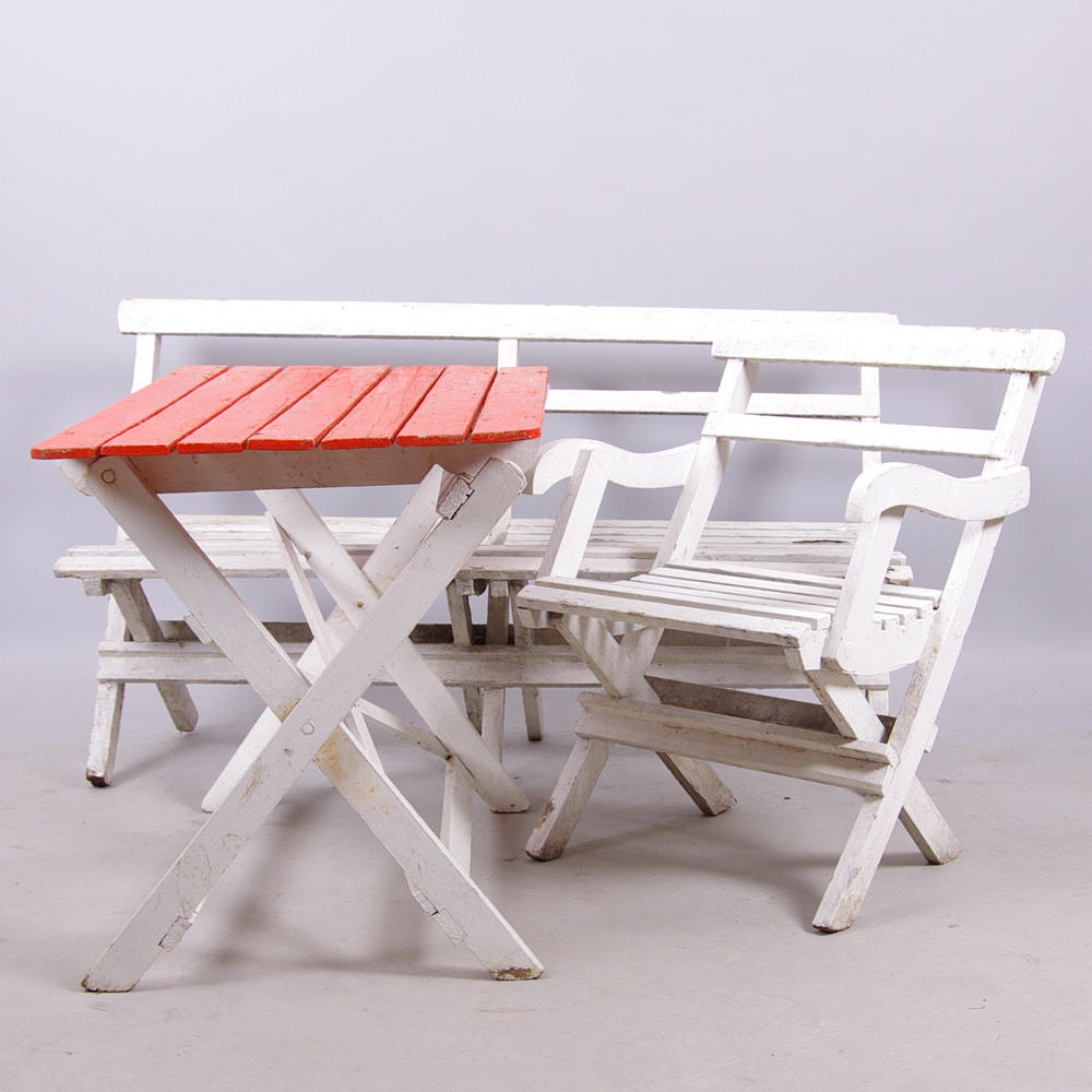 TRÄDGÅRDSGRUPP, målat trä, 1900-talets mitt.