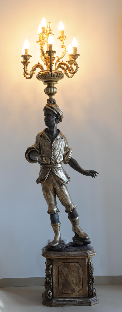 STEHLEUCHTE. Stående Moor Balansera en ljuskrona.