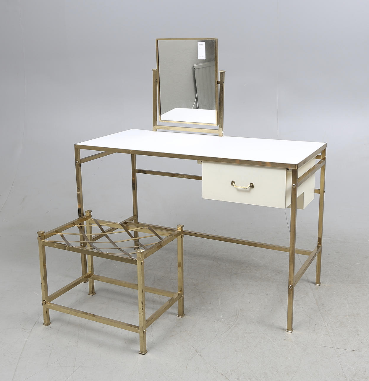 TOALETTBORD MED PALL, 1960-tal.