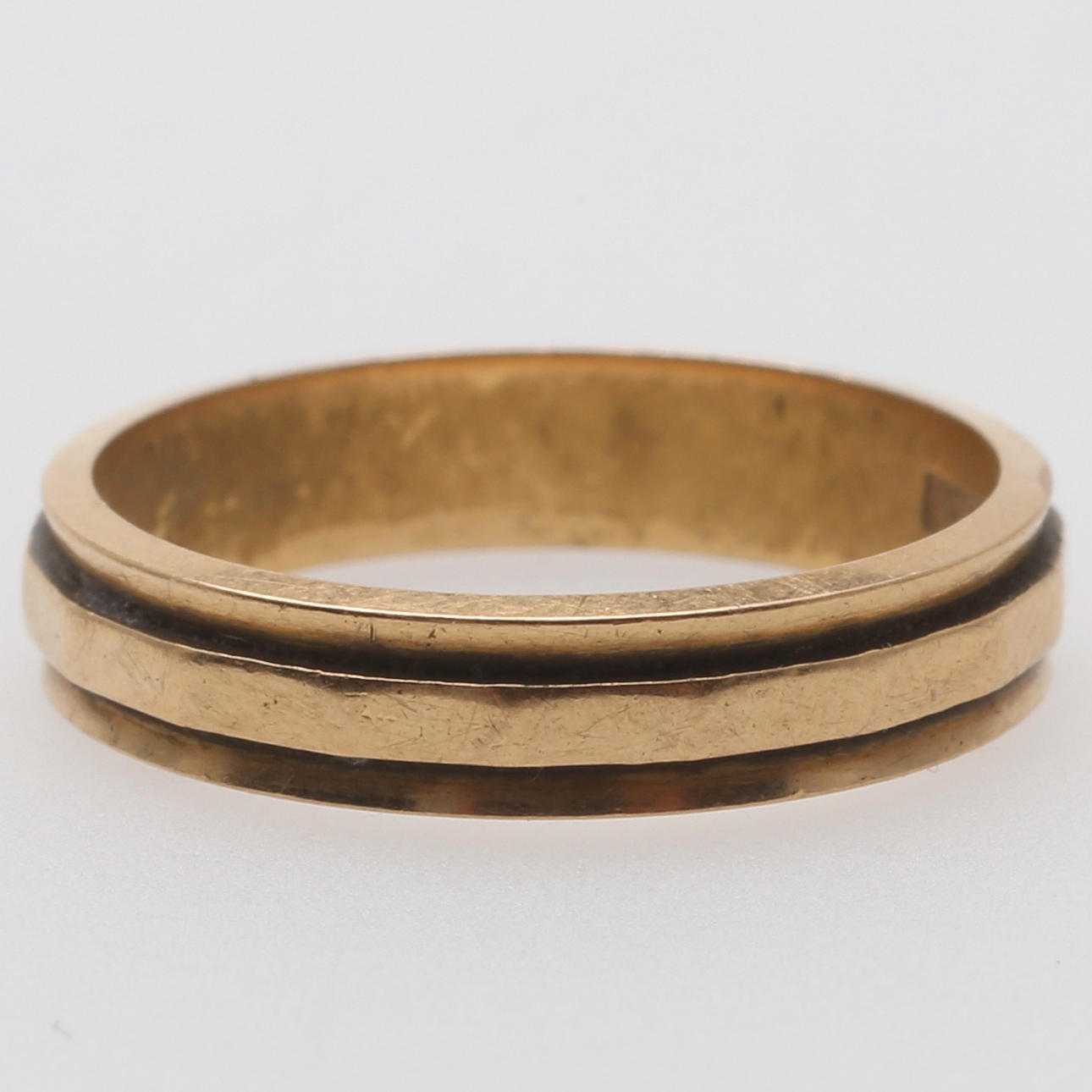 GULDRING, 18 karat, vikt 3 gram.