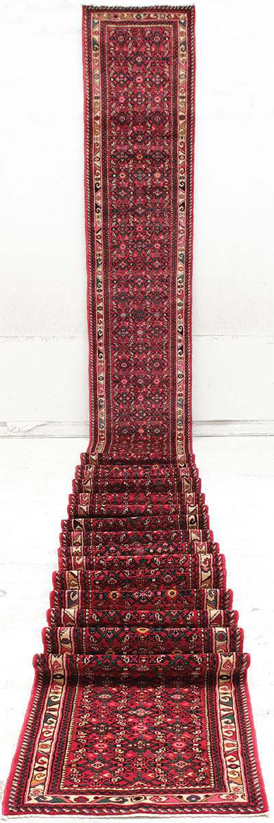 MATTA, Persisk, Hosenabad, lång gallerimodell, cirka 990 x 70 cm.
