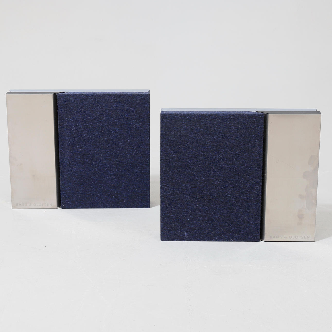 VÆGHØJTTALER, 1 par, Bang & Olufsen, type 6716.