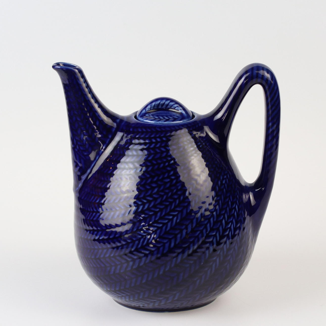 HERTHA BENGTSON. Kaffekanna, "Blå Eld", Rörstrand.