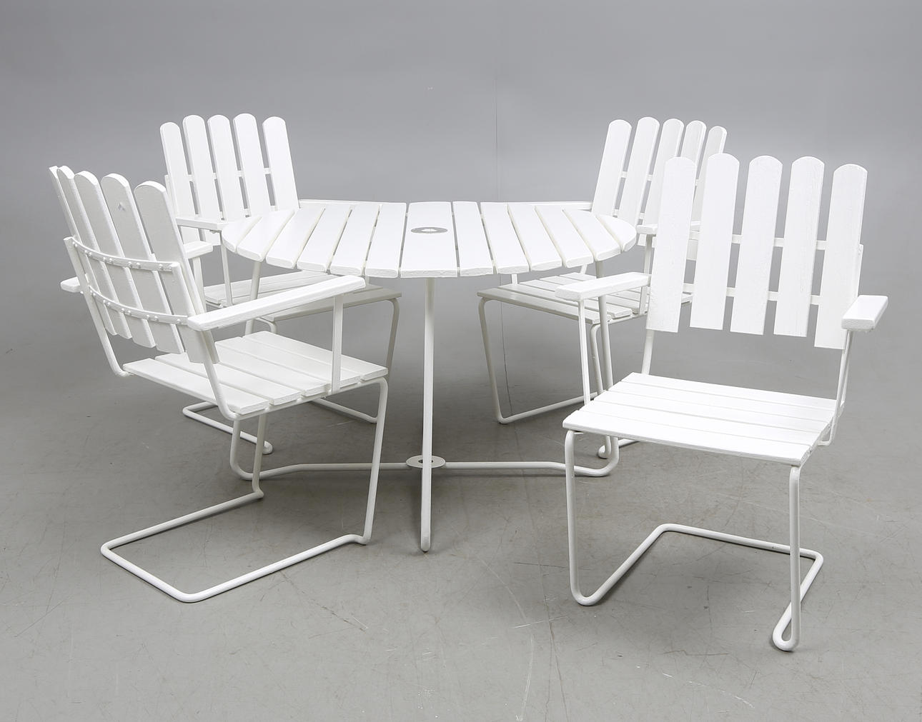 TRÄDGÅRDSGRUPP, 5 delar, Grythyttan.