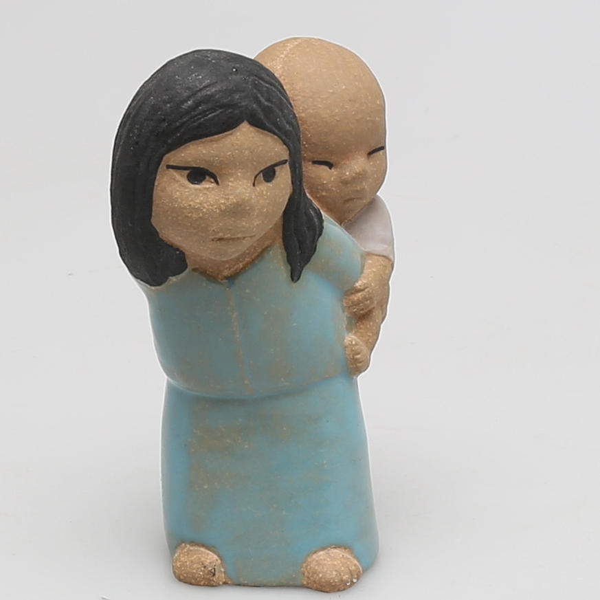 FIGURIN i stengods "Öst" ur serien All världens barn, Lisa Larson, Gustavsberg.