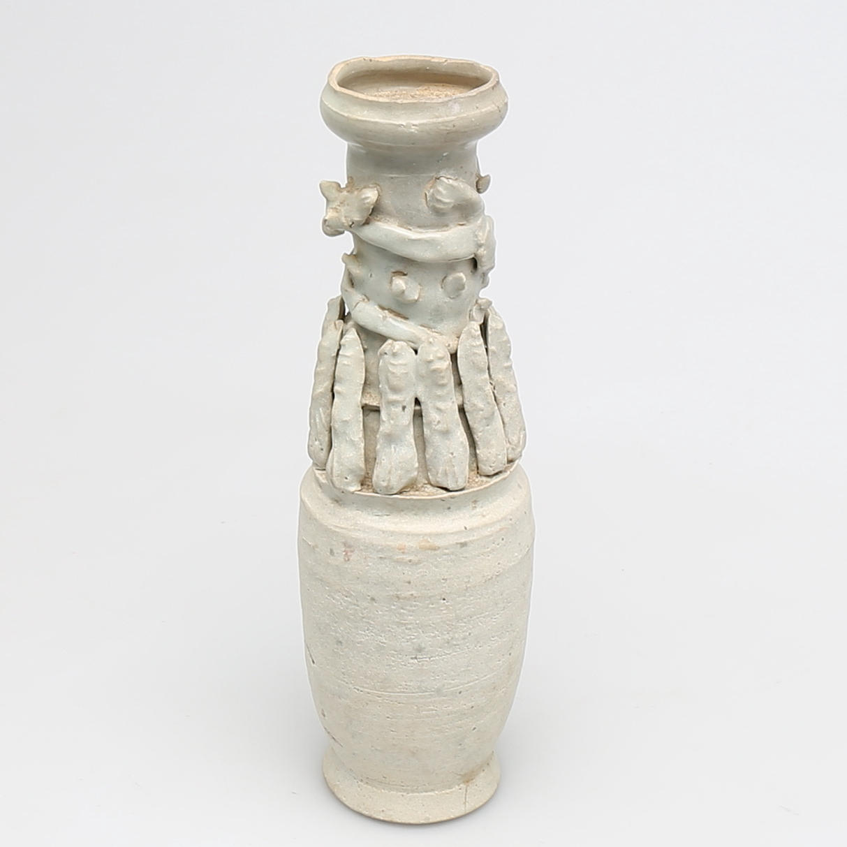 GRAVVAS i lergods, Song/Yuan-dynastin (960-1368), Kina.