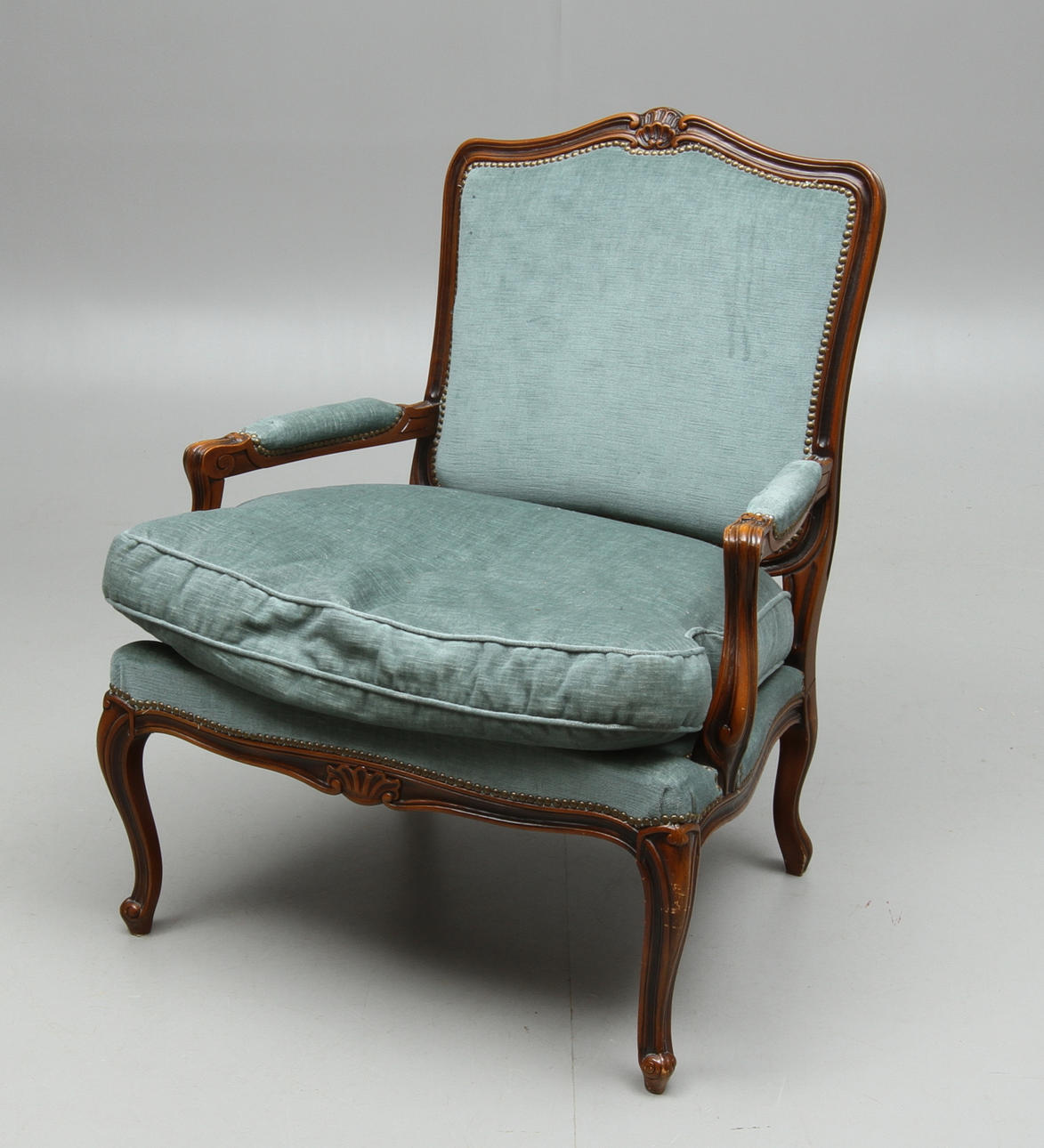 KARMFÅTÖLJ, rokokostil, 1900-tal.