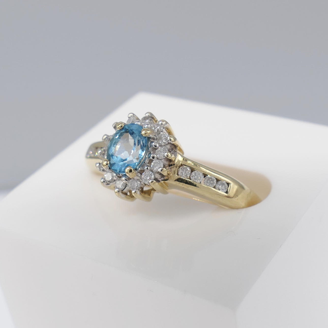 SNYGG TOPAZ & DIAMANTRING.