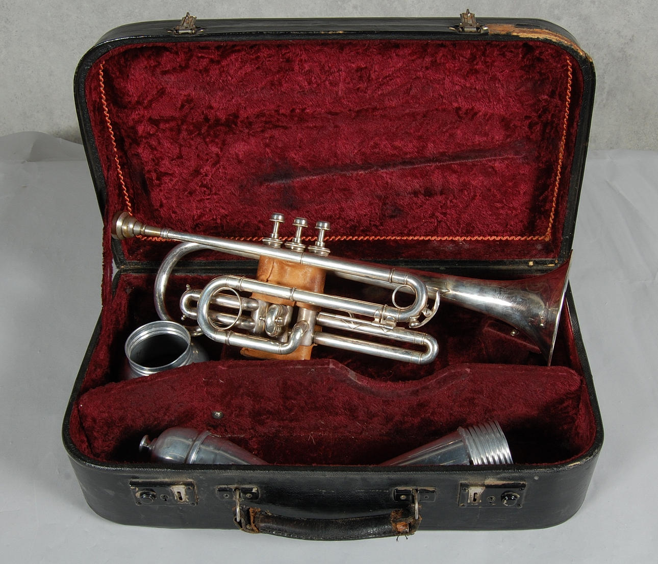 TRUMPET, Imperial, med väska.