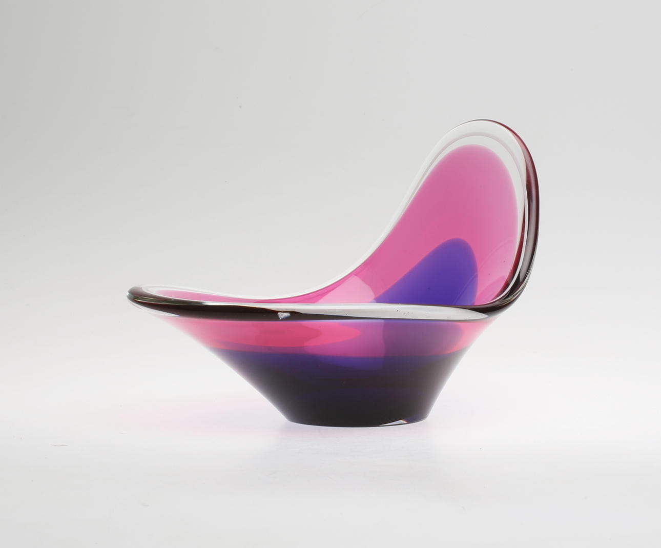 KONSTGLAS, "Coquille", Flygsfors, signerad.