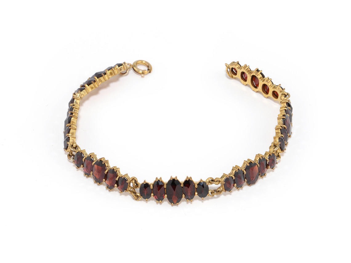 GRANAT- ARMBAND. Doublé.