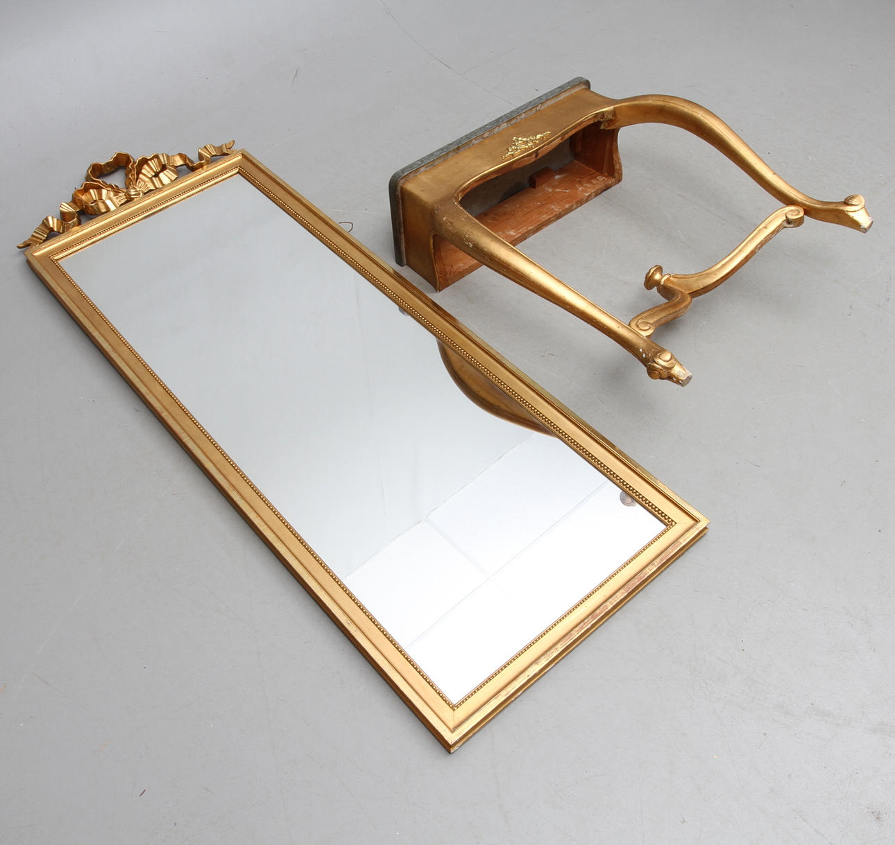 SPEGEL, med konsolbord, 1900-tal.