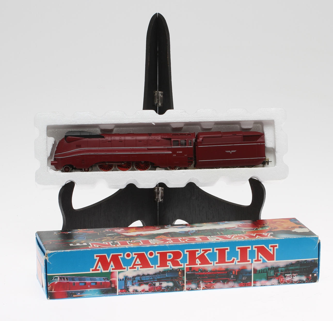 MODELLTÅG MÄRKLIN HAMO 8389 ånglok BR 03 vinröd i originalkartong.