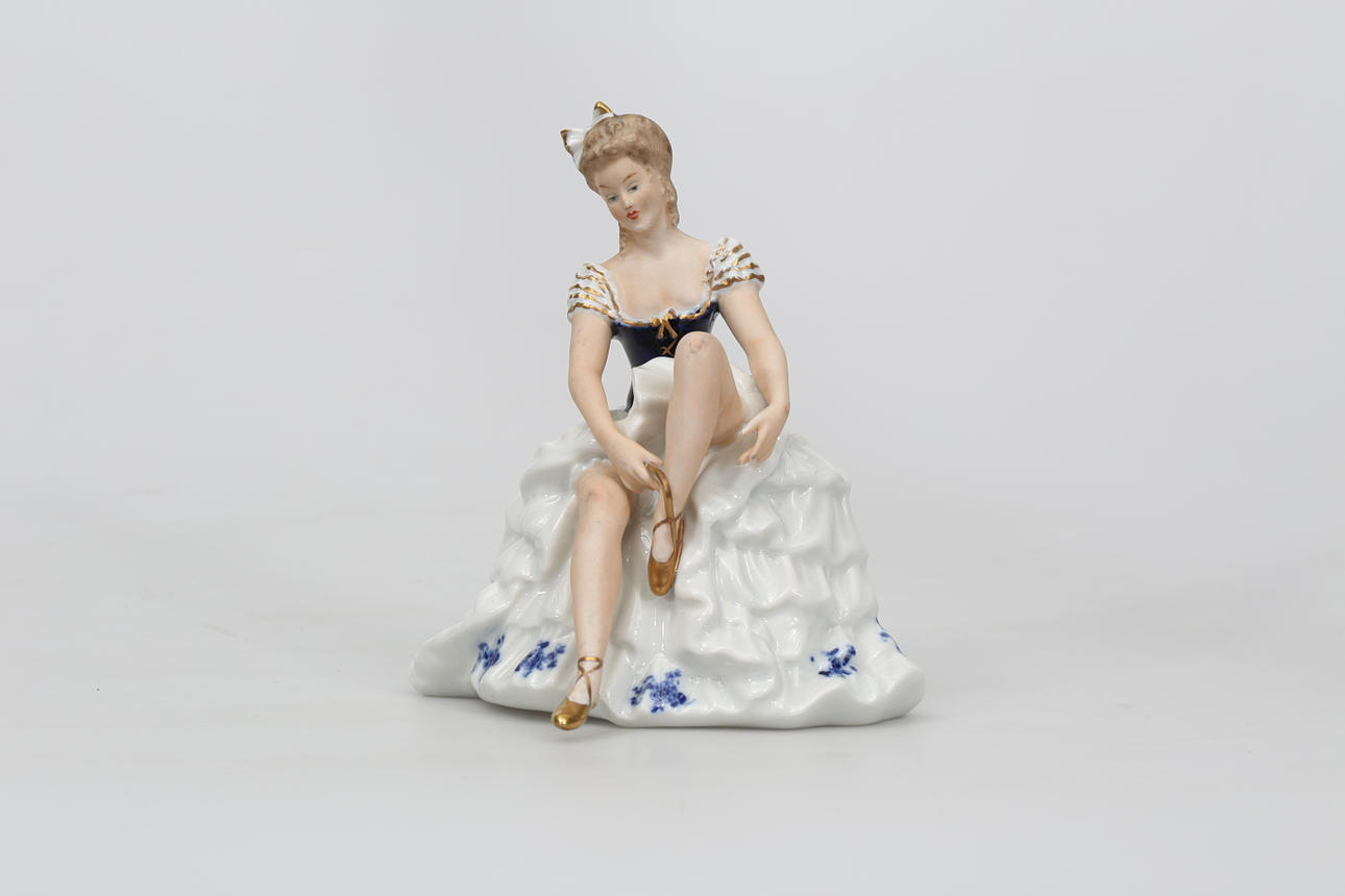 FIGURIN, porslin, Sittande ballerina, Wallendorf.