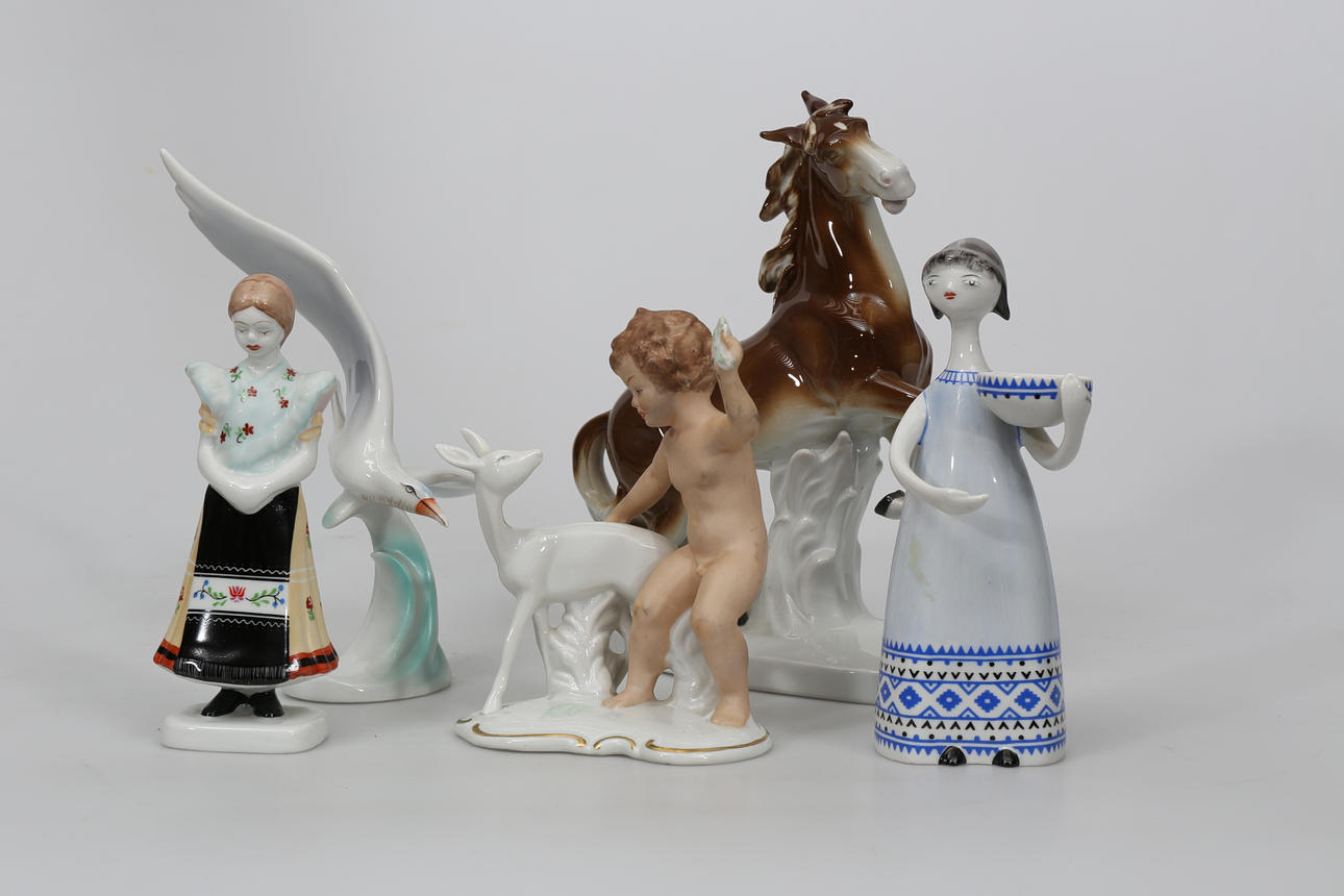 FIGURINER, porslin, 5 stycken, bland annat Wallendorf.