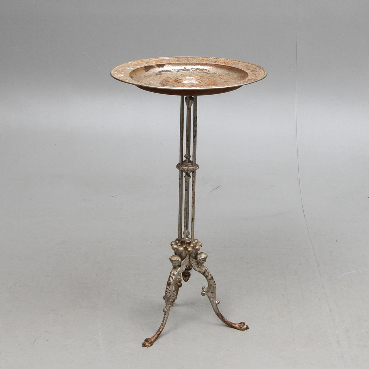 PELARBORD/TRÄDGÅRDSBORD, järn, omkring 1900.