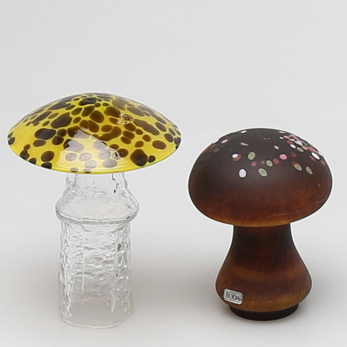 SVAMPAR i glas, 2 st, Bo Borgström, Åseda samt Monica Backström, Boda.