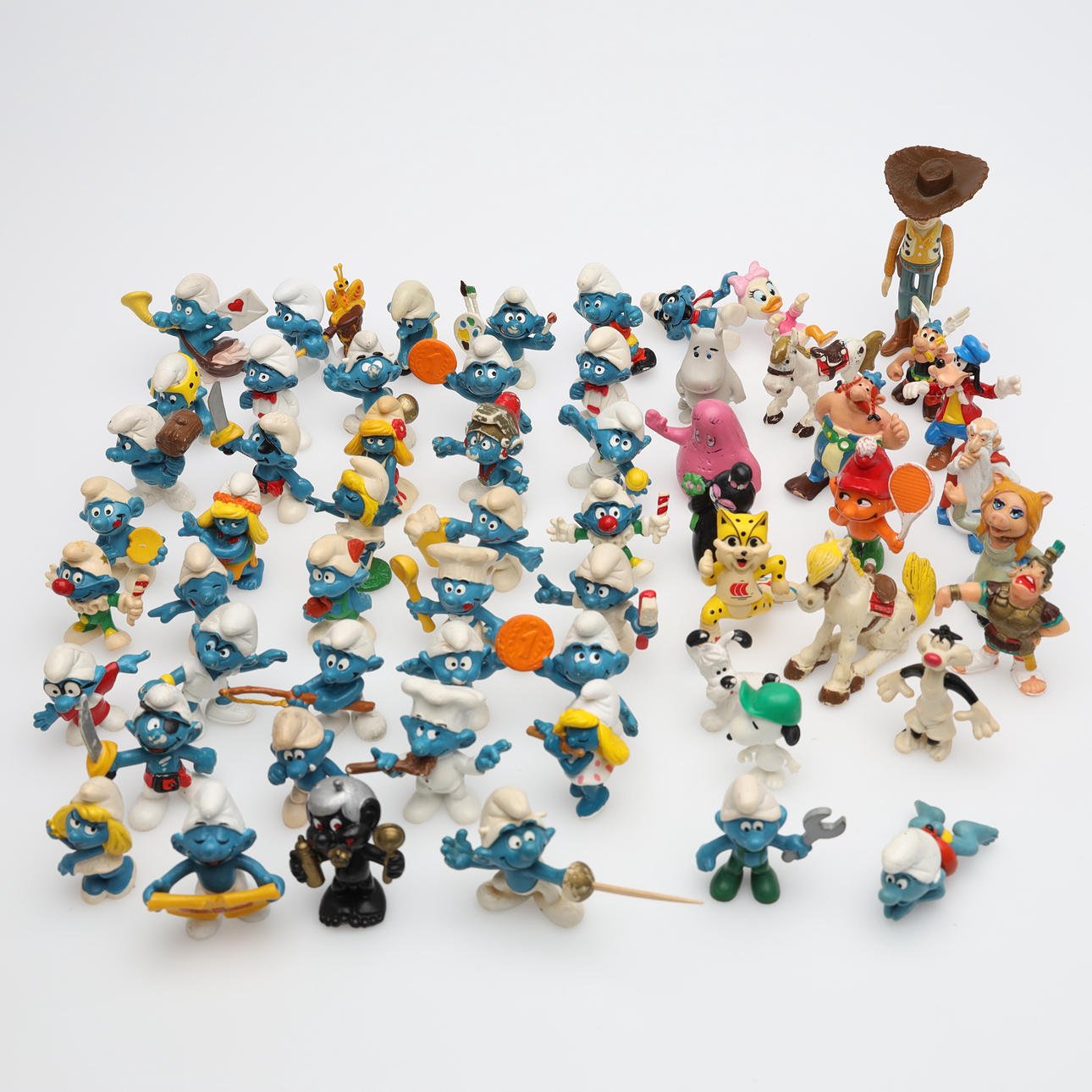 Sæt , Smølfer og andre plastikfigurer, 58 stk.