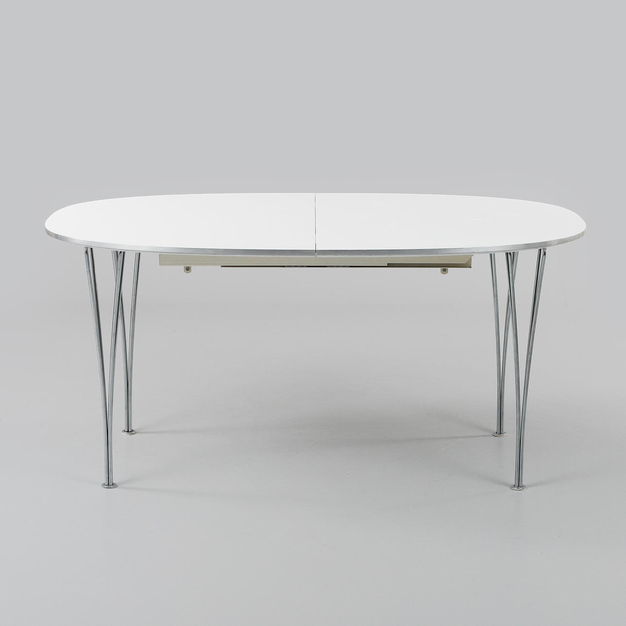 PIET HEIN & BRUNO MATHSSON. Esstisch „Superellipse“ Fritz Hansen.