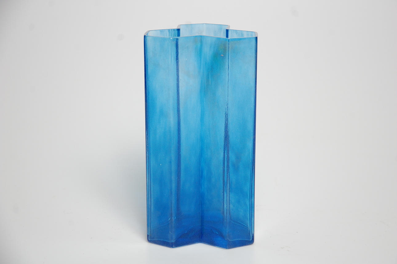 BERTIL VALLIEN. vas, " Mosaik " signerad.