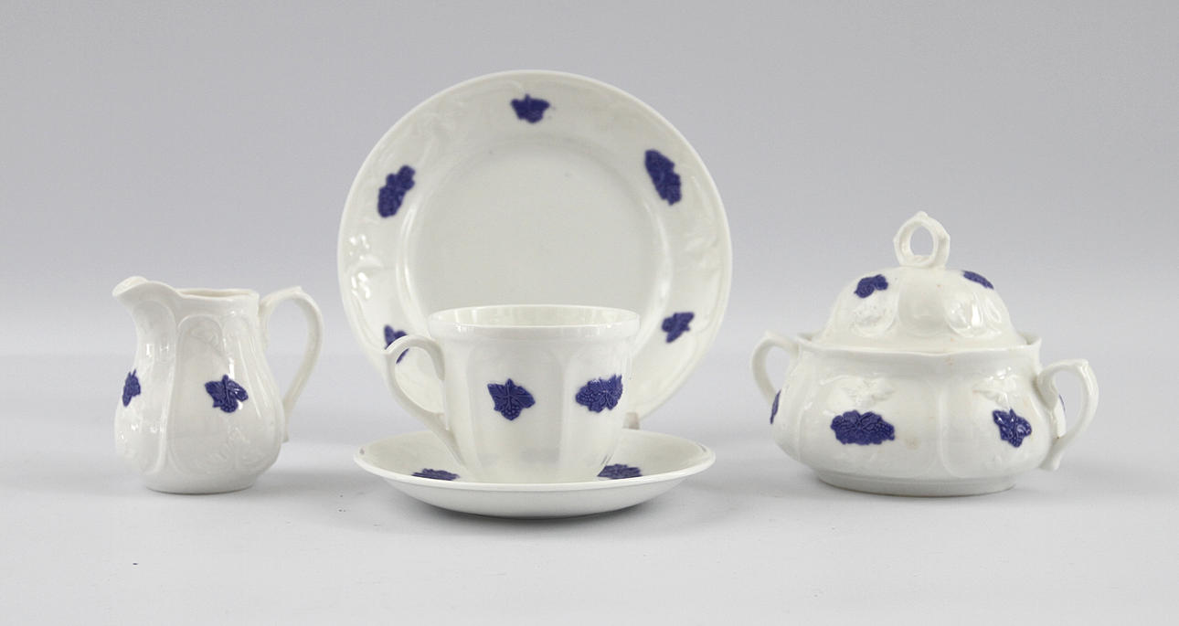 SERVISDELAR. "Blå blom", Gustavsberg, ca 44 delar.