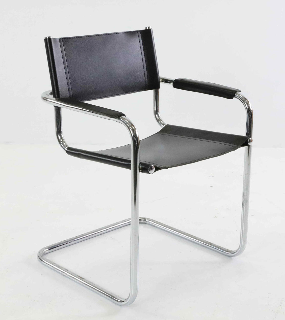 SILLÓN estilo Bauhaus, siglo XX.