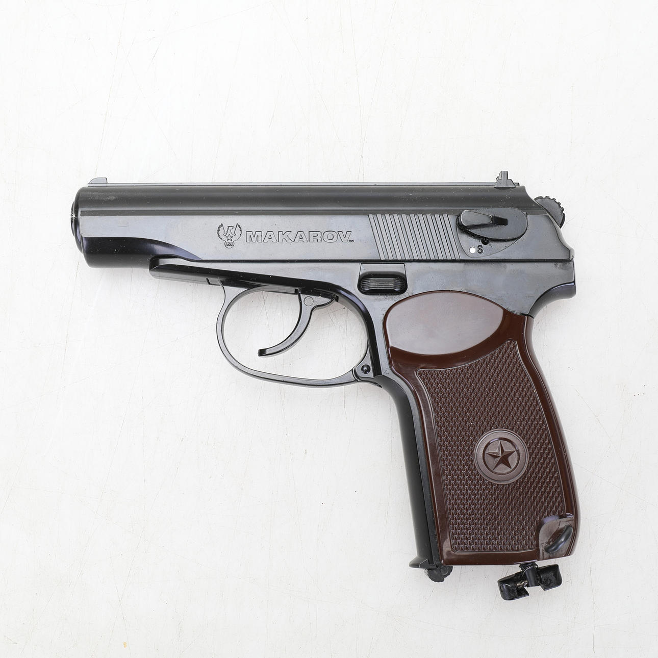 HIILIPISTE, MAKAROV.