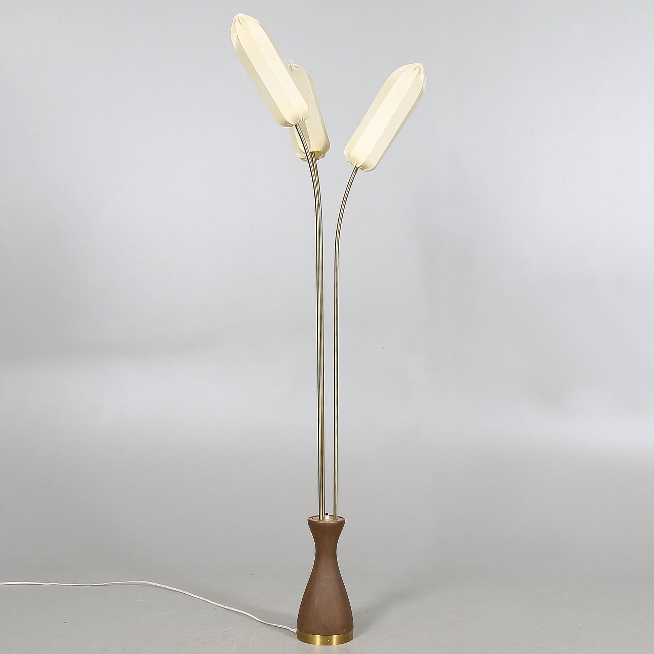 GOLVLAMPA, 1900-talets första hälft.