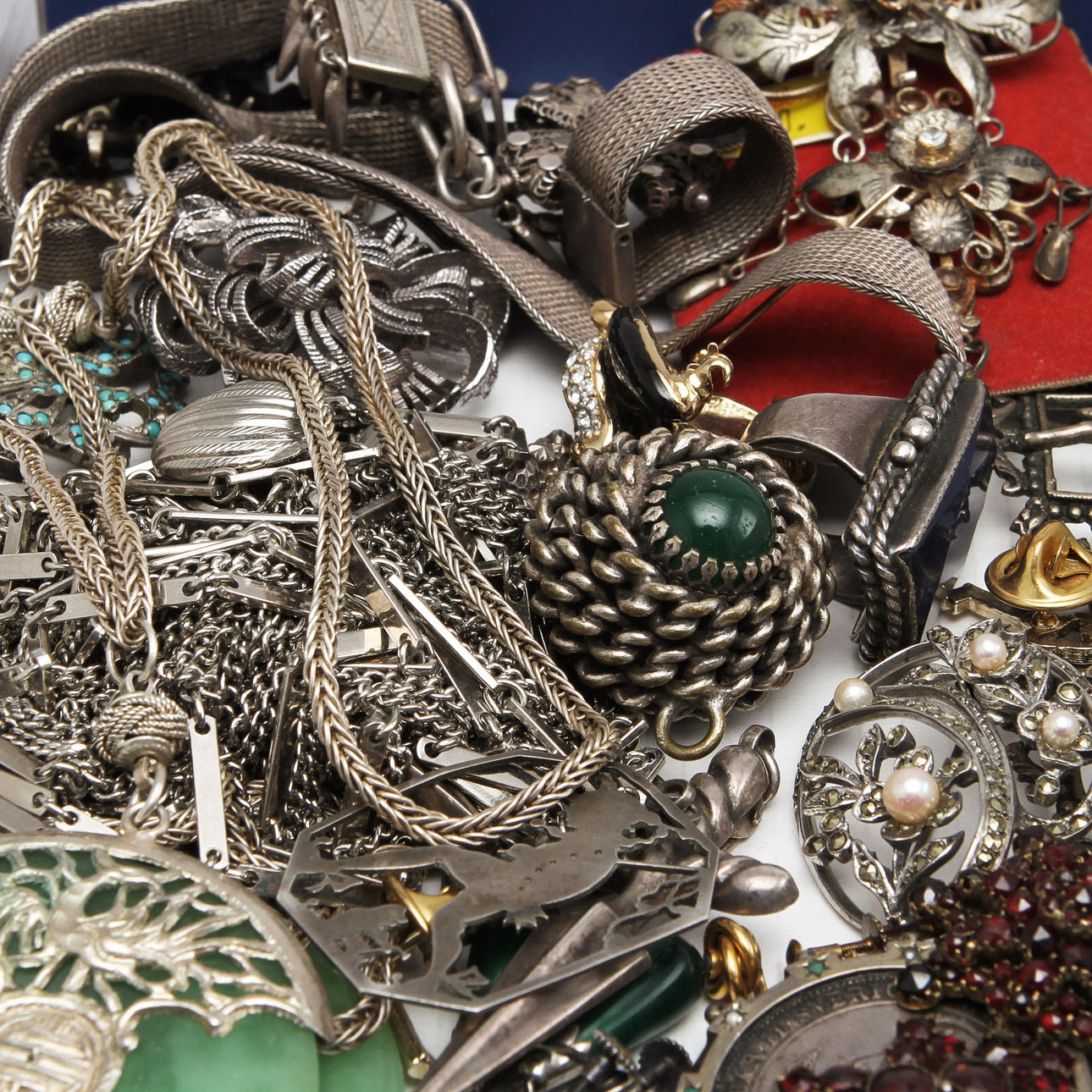 SMYCKEN, diverse bijouterier.