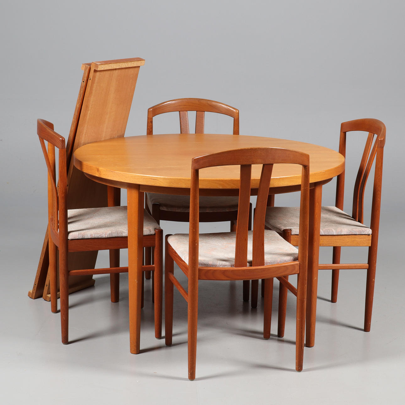 MATGRUPP, 5 delar, troligen C-E Ekström.