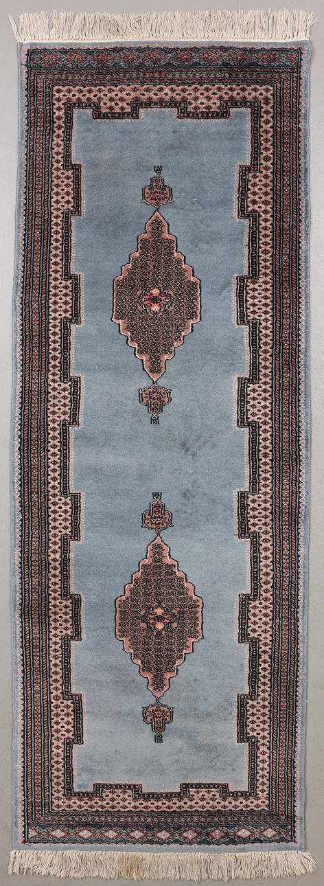 GALLERY CARPET, Pakistani, 228 x 82 cm.