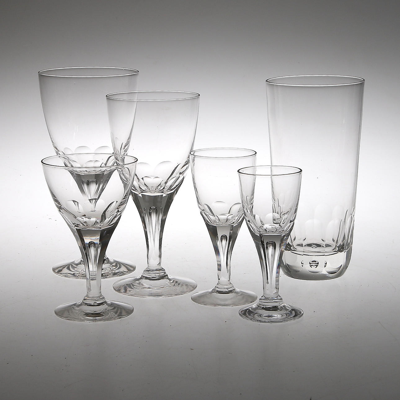 GLASSERVIS, 69 delar, "Stockholm", Magni Magnusson för Skruf, formgiven 1935.