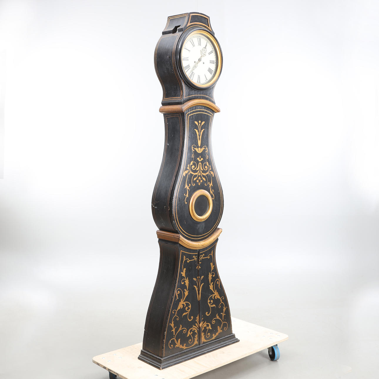 FLOOR WIRE, painted black, 19th century.