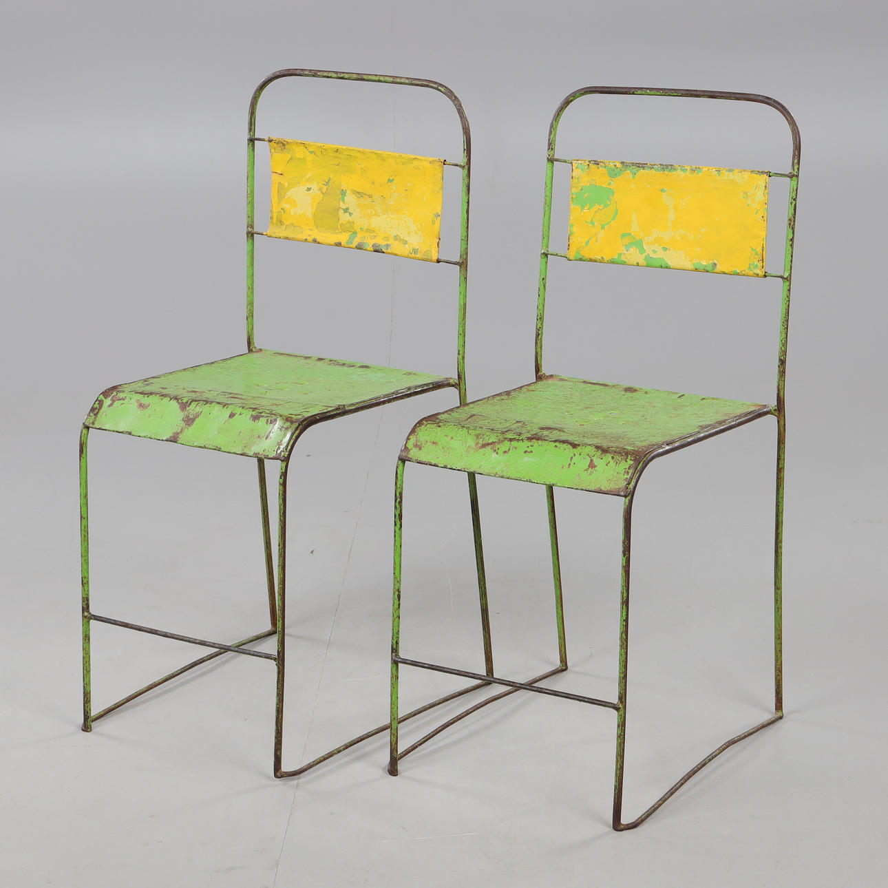 PLÅTSTOLAR, ett par, 1900-tal.