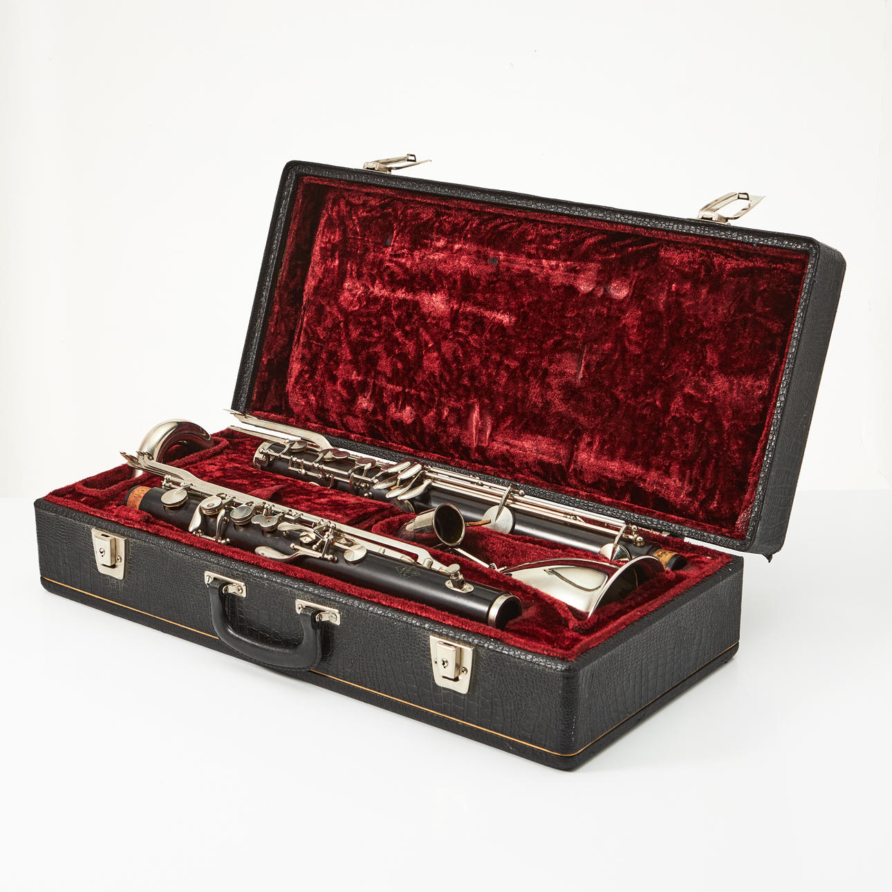 BASSKLARINETTE, Noblet, im Koffer.