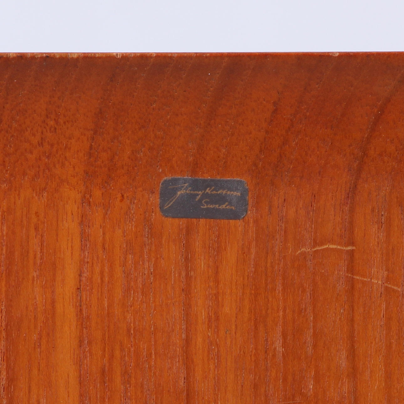 BRICKA, teak, Johnny Mattsson, 1900-talets andra hälft.