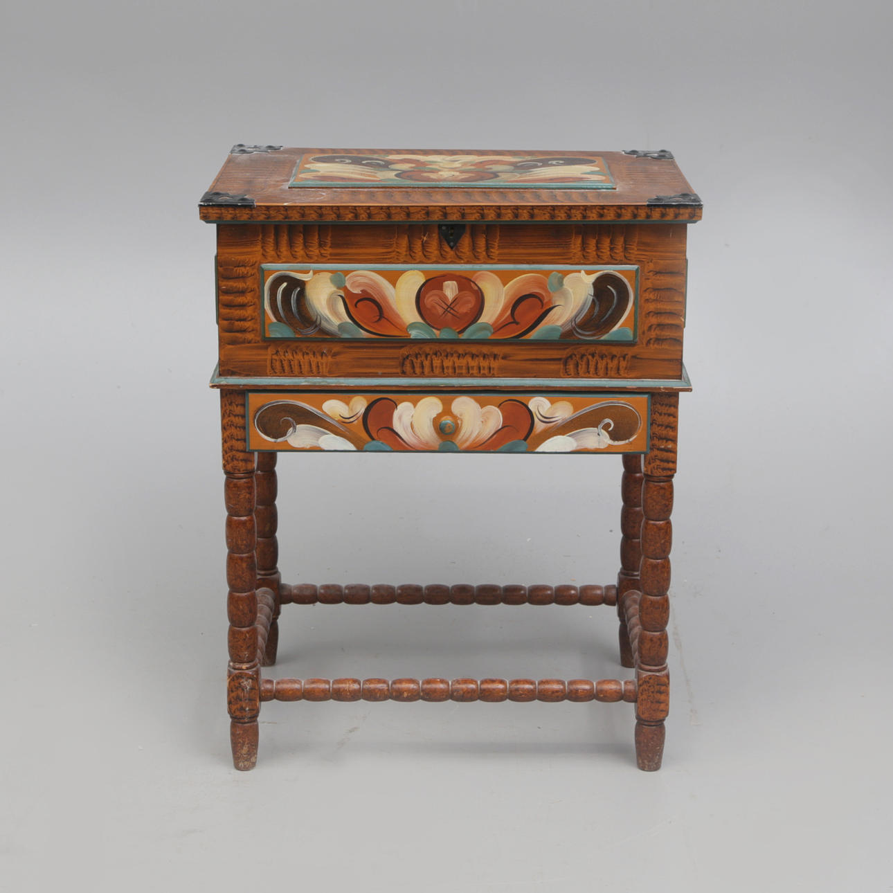 SYSKRIN, estilo campesino, siglo XX.