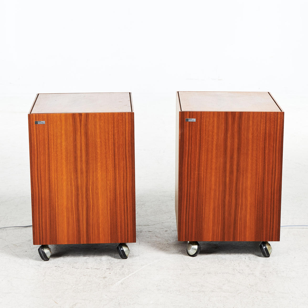 SPEAKER, 2 dlr, Dux sound project, model 321 teak, tag marked.