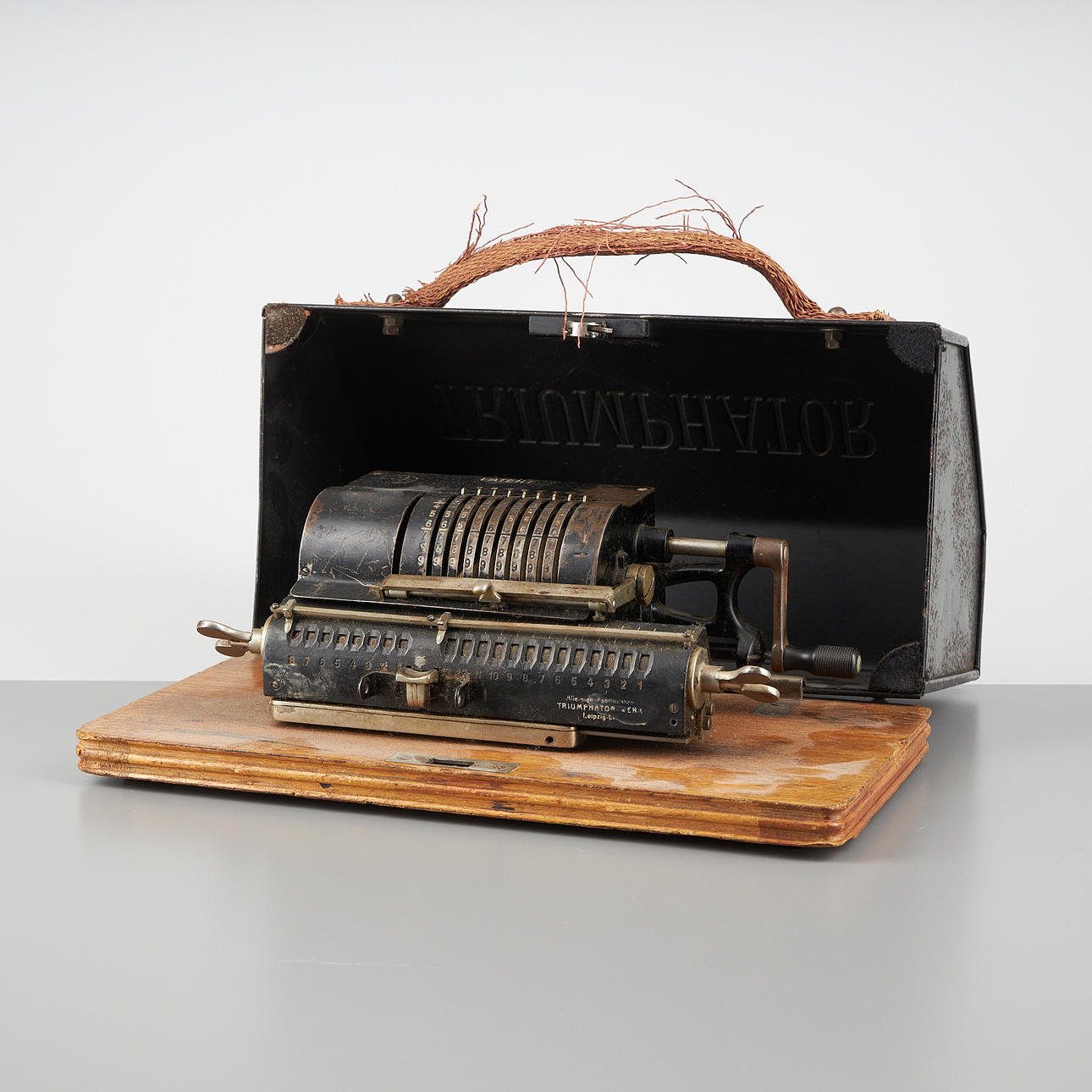 RÄKNEMASKIN, Triumphator, Tyskland.