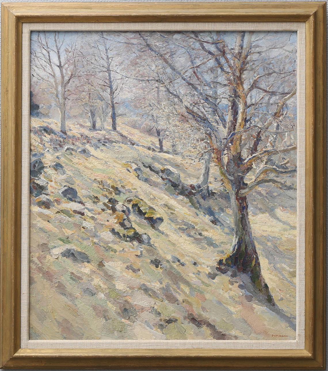 SVEN JOANN. "Ängsluttning i vårljus". Olja på duk, uppfodrad, signerad, daterad 1963-65 a tergo.