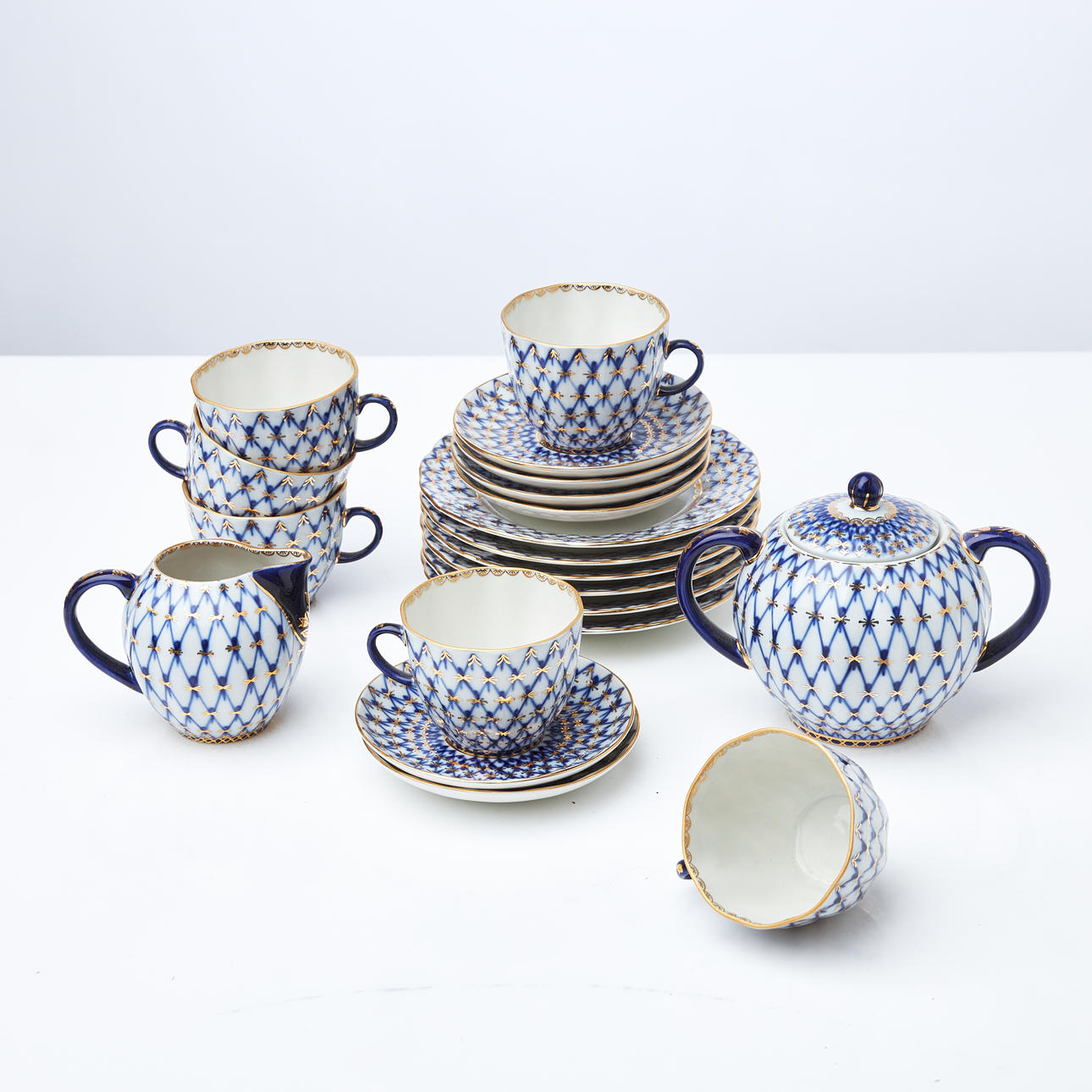 SERVIS, "Cobolt net", 14 pieces.
